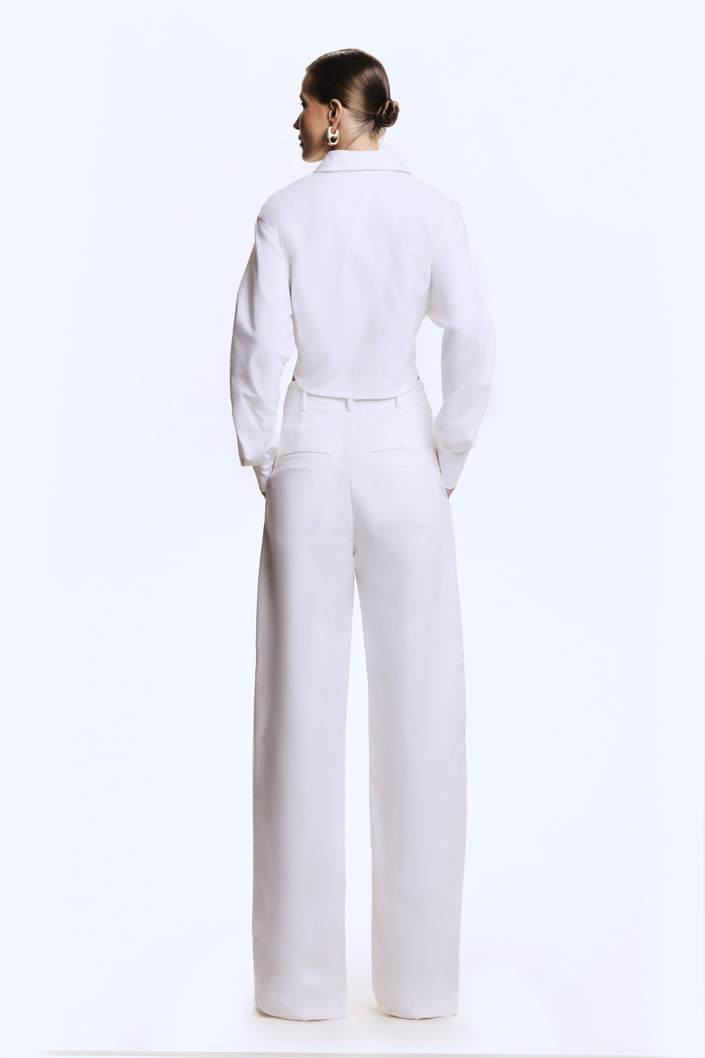 CALCA RETA FRISO FRONTAL E BOLSO COSTAS OFF WHITE