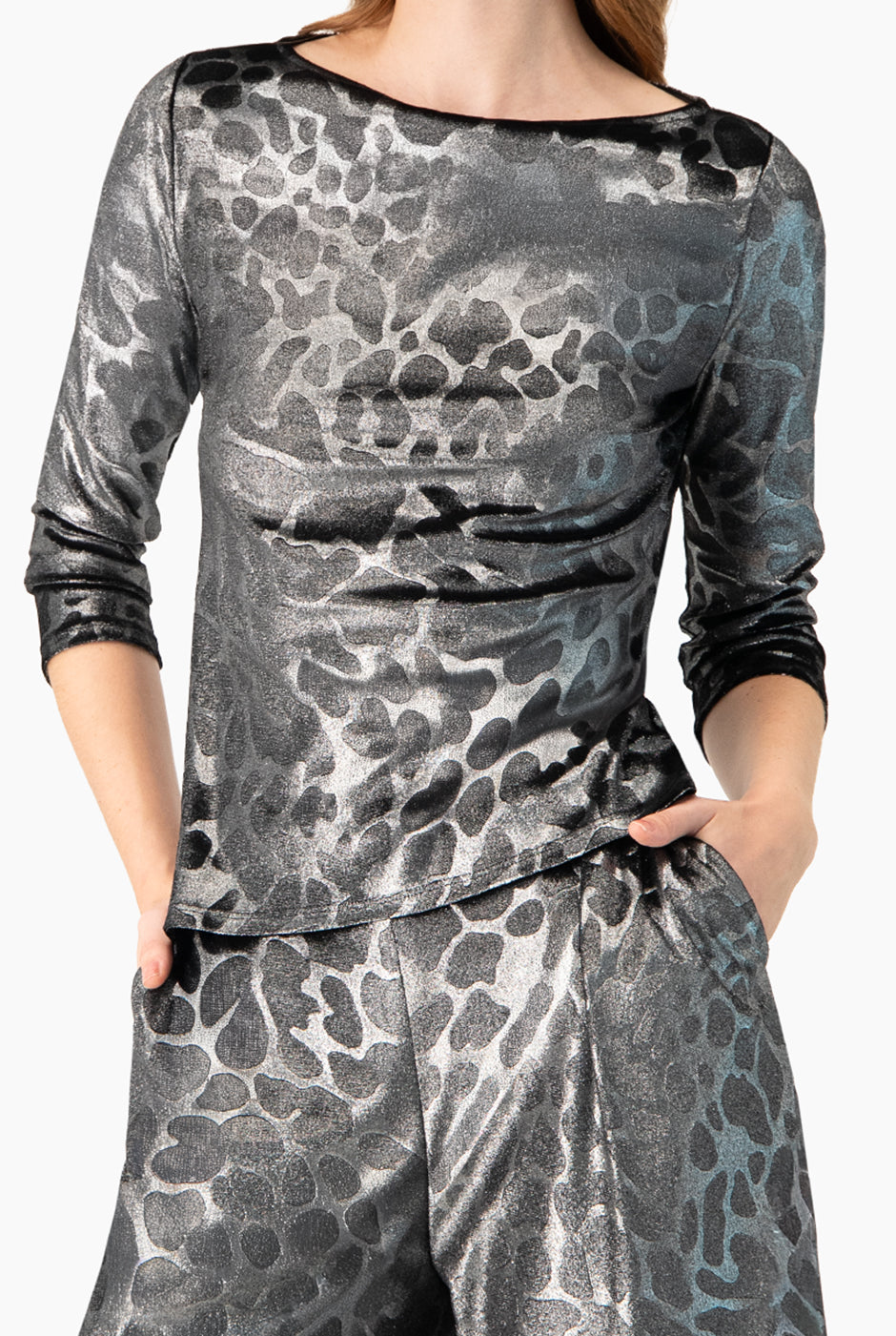 Blusa plata estampada animal print manga larga