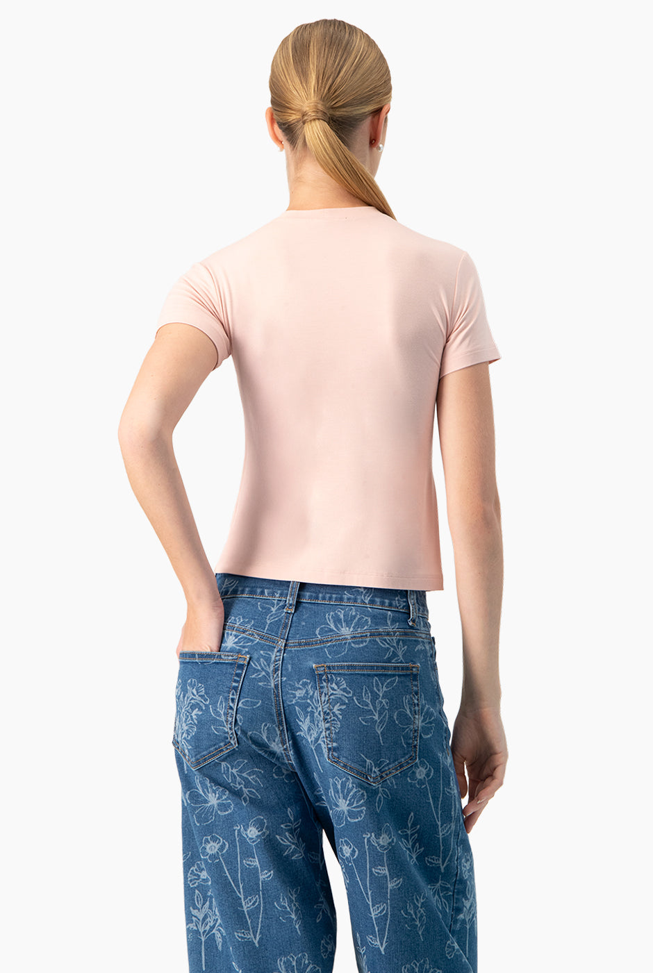 Playera básica lisa de manga corta en color palo de rosa