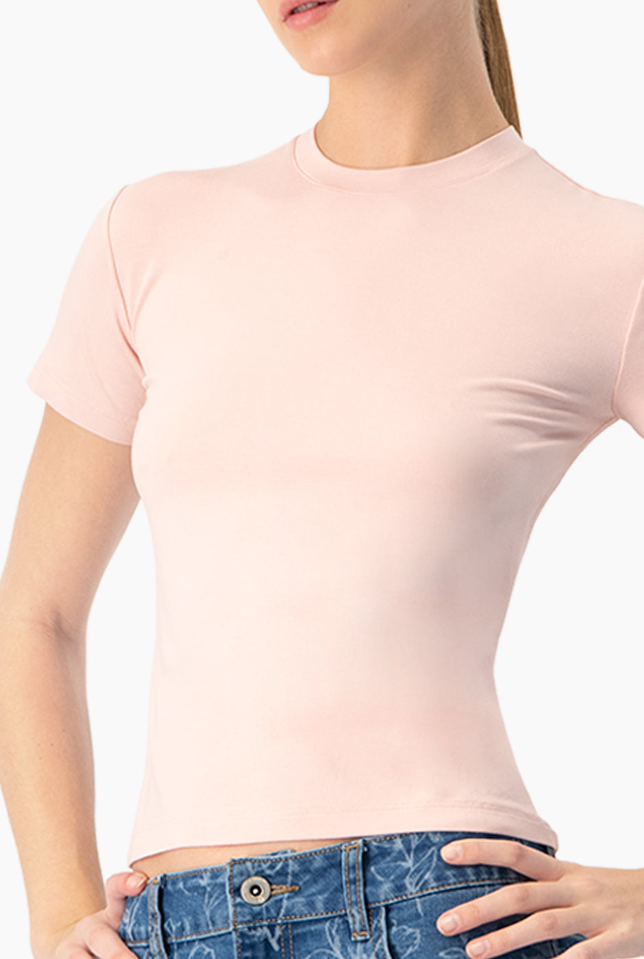 Playera básica lisa de manga corta en color palo de rosa