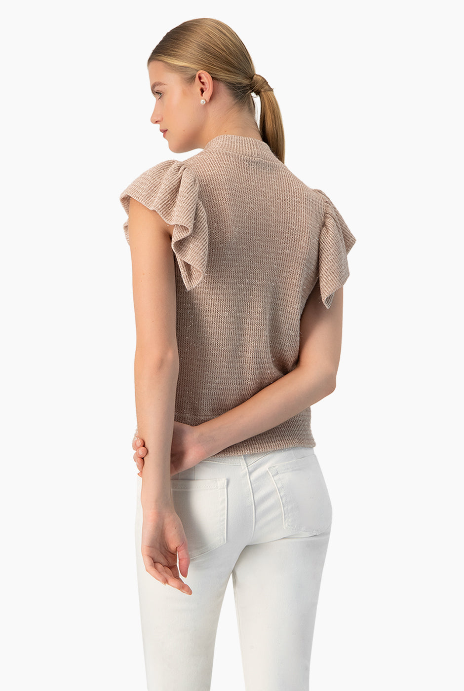 Blusa tejida palo de rosa con mangas de olanes y cuello alto