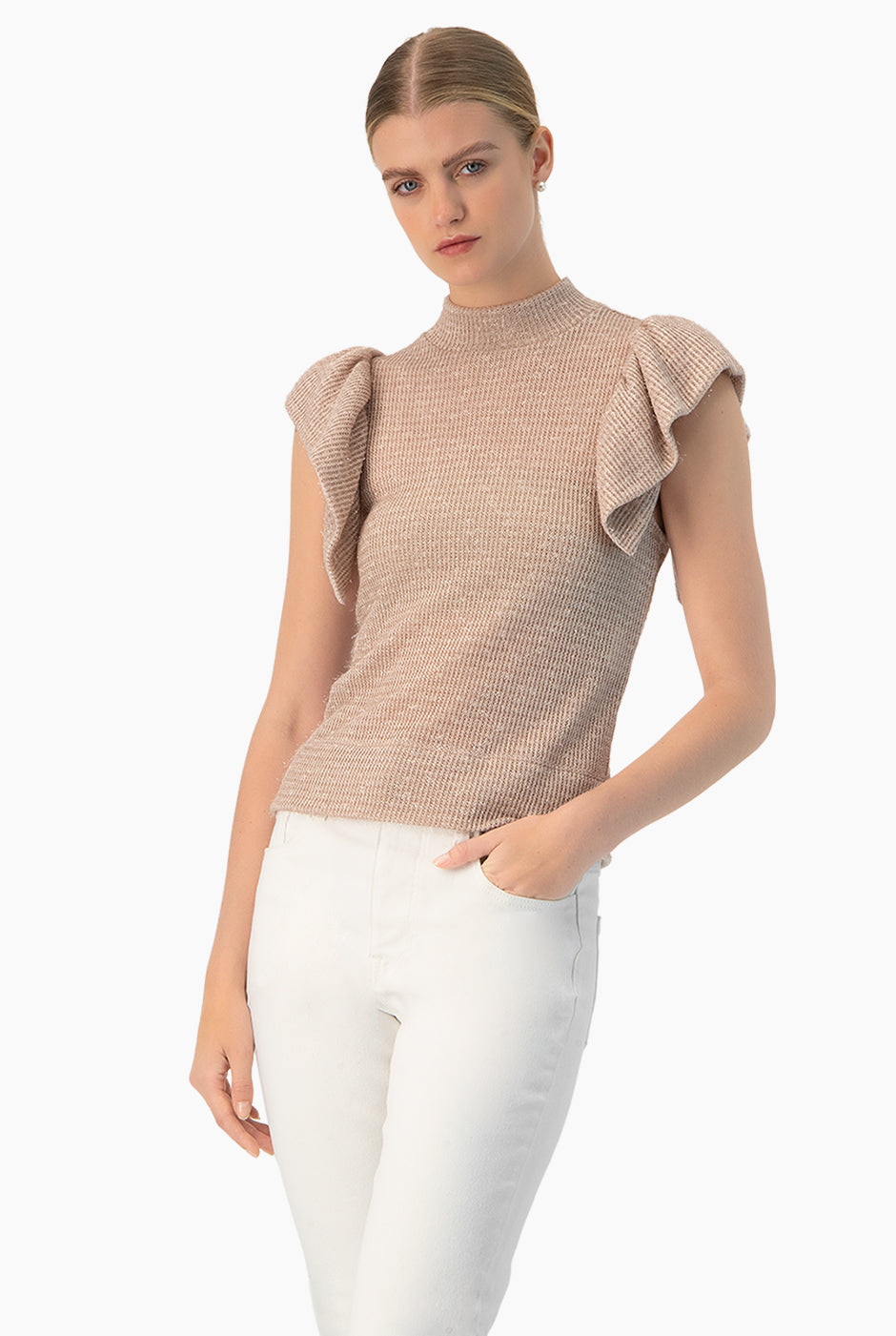 Blusa tejida palo de rosa con mangas de olanes y cuello alto