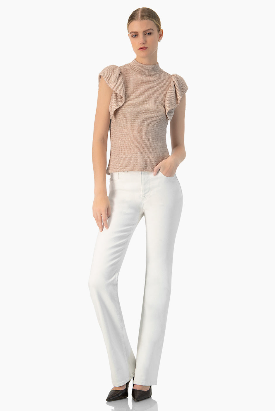 Blusa tejida palo de rosa con mangas de olanes y cuello alto