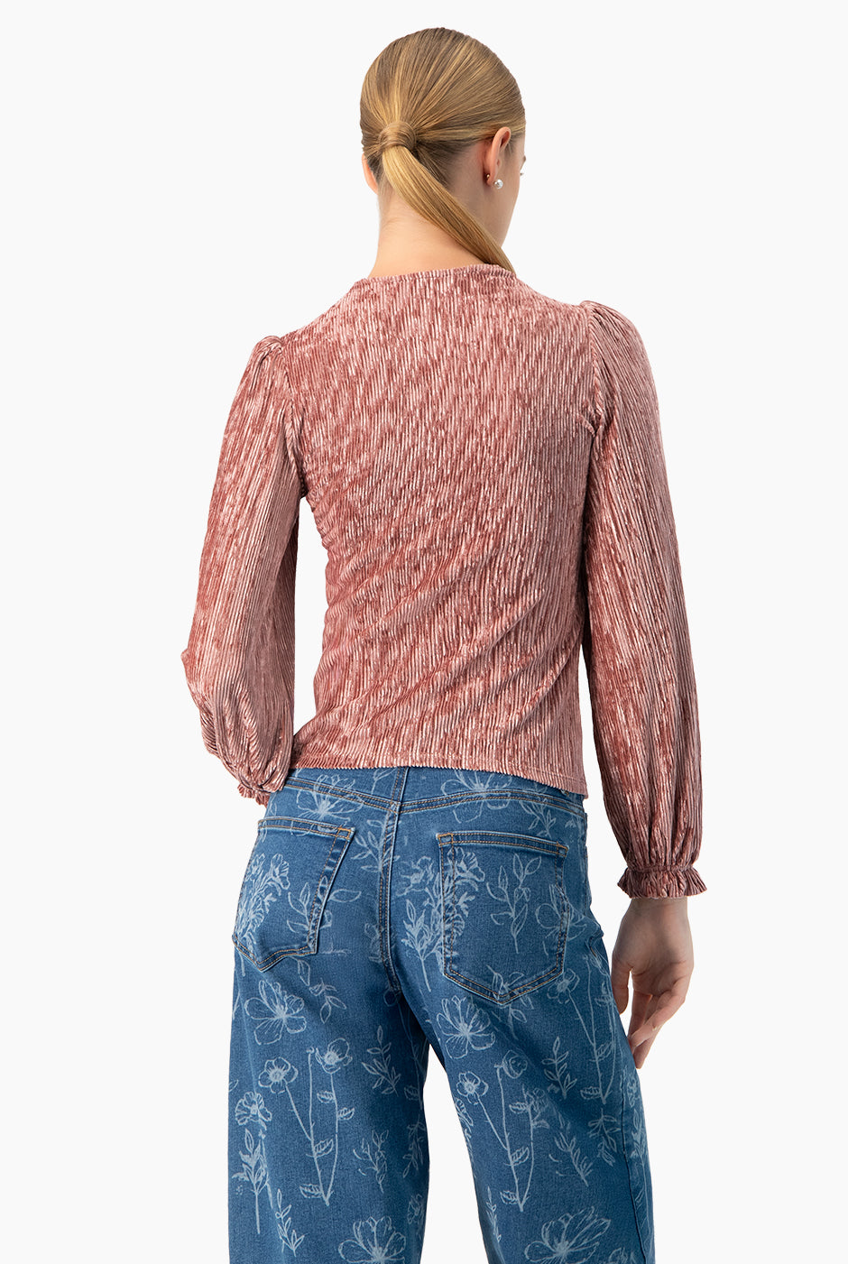 Blusa plisada rosa obscuro con escote en V y mangas largas