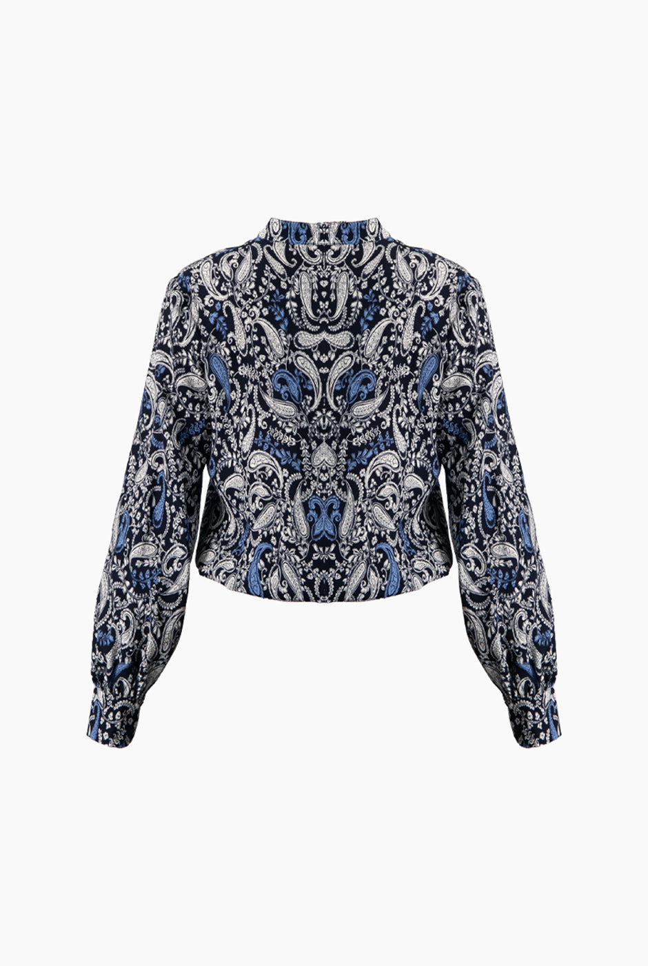 Blusa azul marino con estampado paisley y escote en V