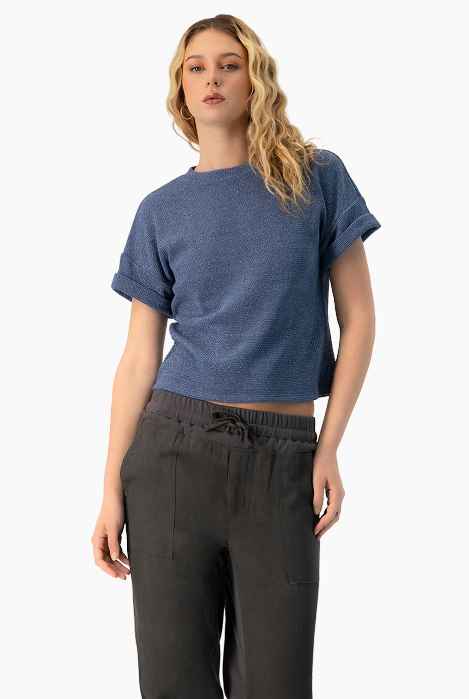 Blusa recta azul de punto, manga corta y cuello redondo