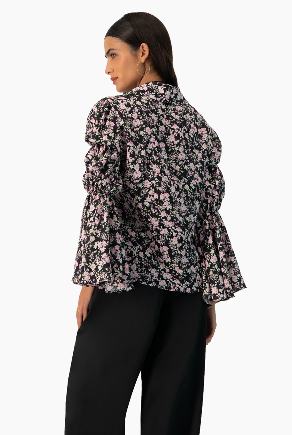 Blusa manga larga con estampado floral y cuello camisero