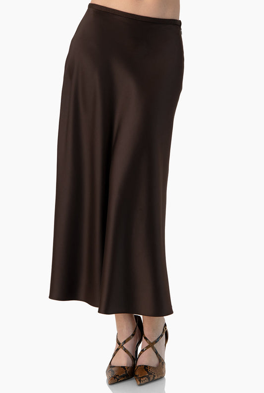 Falda midi lisa café con corte recto y elegante
