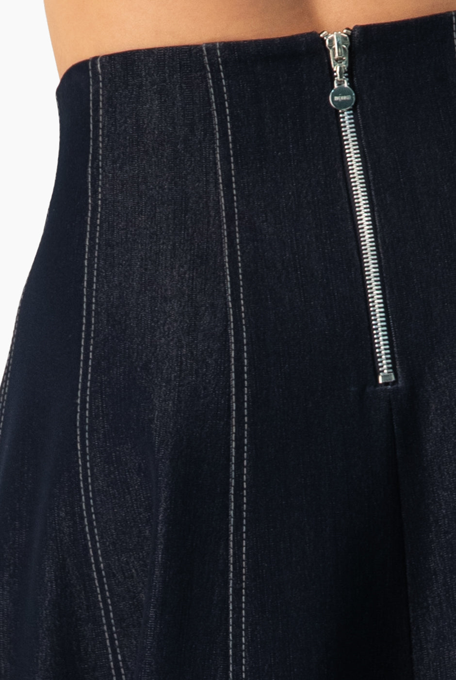 Falda midi azul marino con dobladillo ancho y cremallera trasera