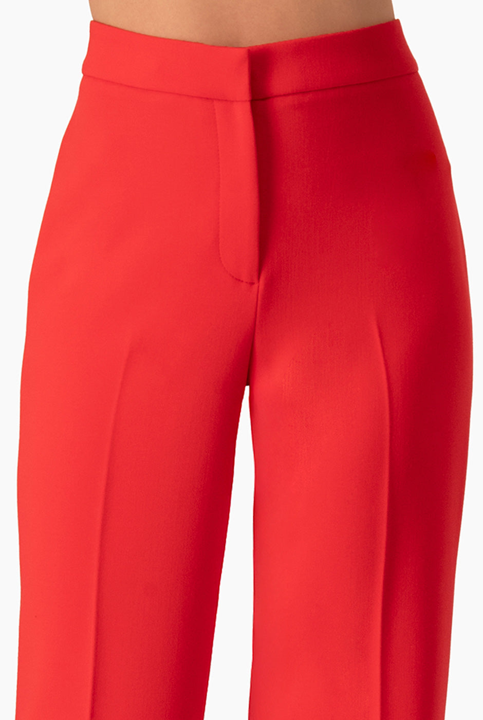 Pantalón rojo semi campana con bolsillos traseros simulados