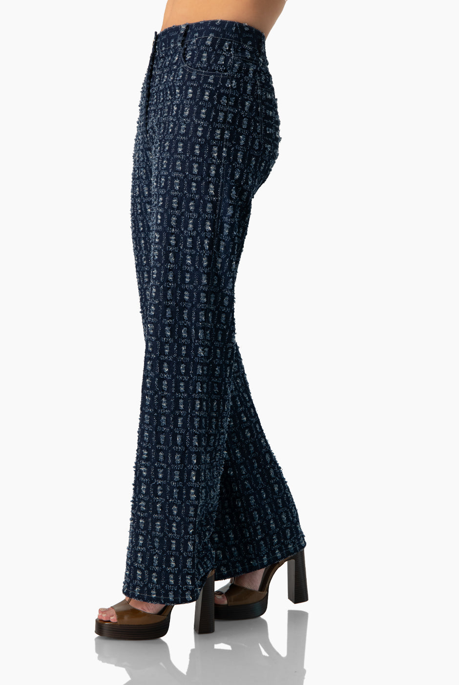 Pantalón denim recto azul marino con bolsillos