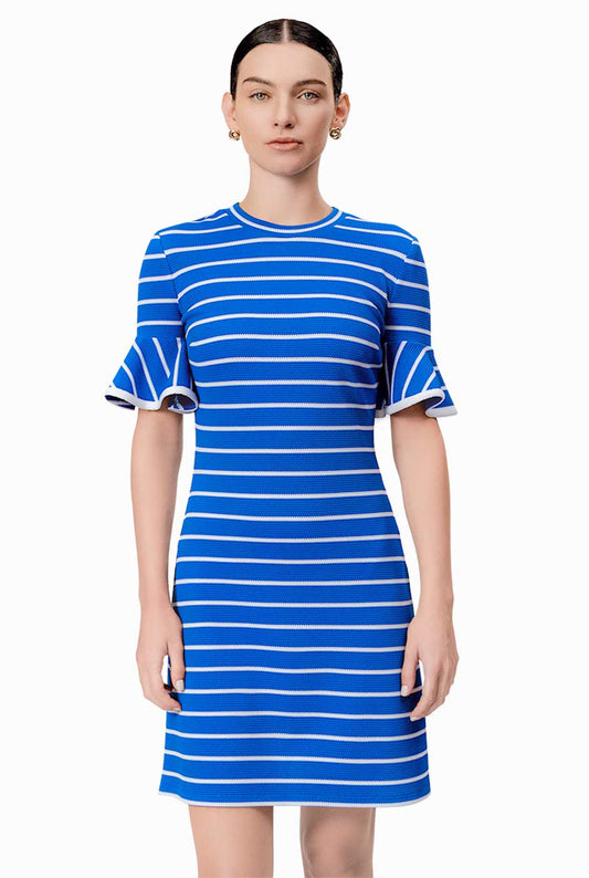 Vestido corto azul tejido con manga corta y olanes