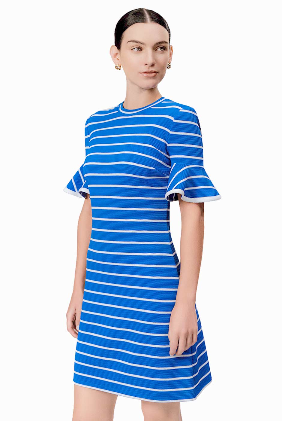 Vestido corto azul tejido con manga corta y olanes