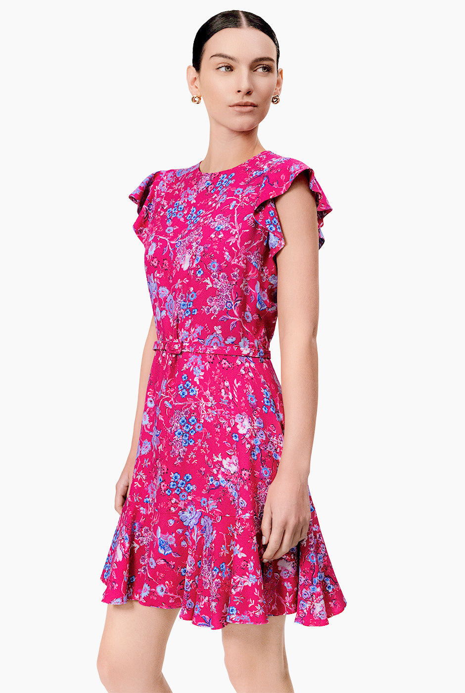 Vestido corto fucsia con estampado floral y manga olan