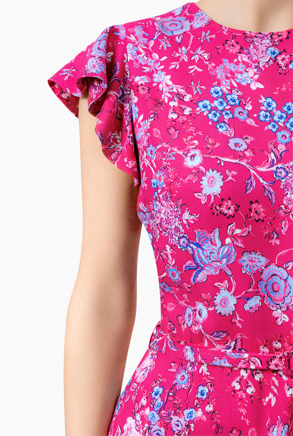 Vestido corto fucsia con estampado floral y manga olan