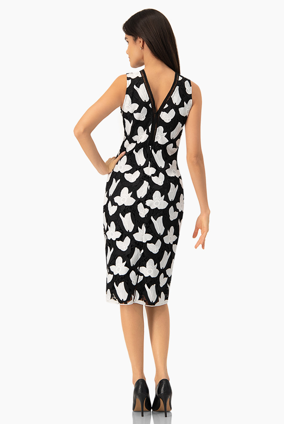 Vestido midi negro sin mangas con escote en V y estampado floral