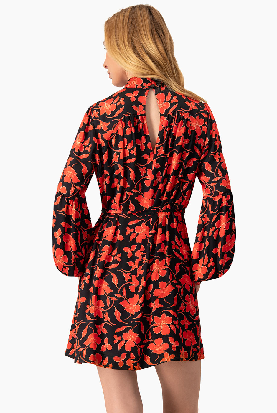 Vestido corto rojo estampado floral cuello alto