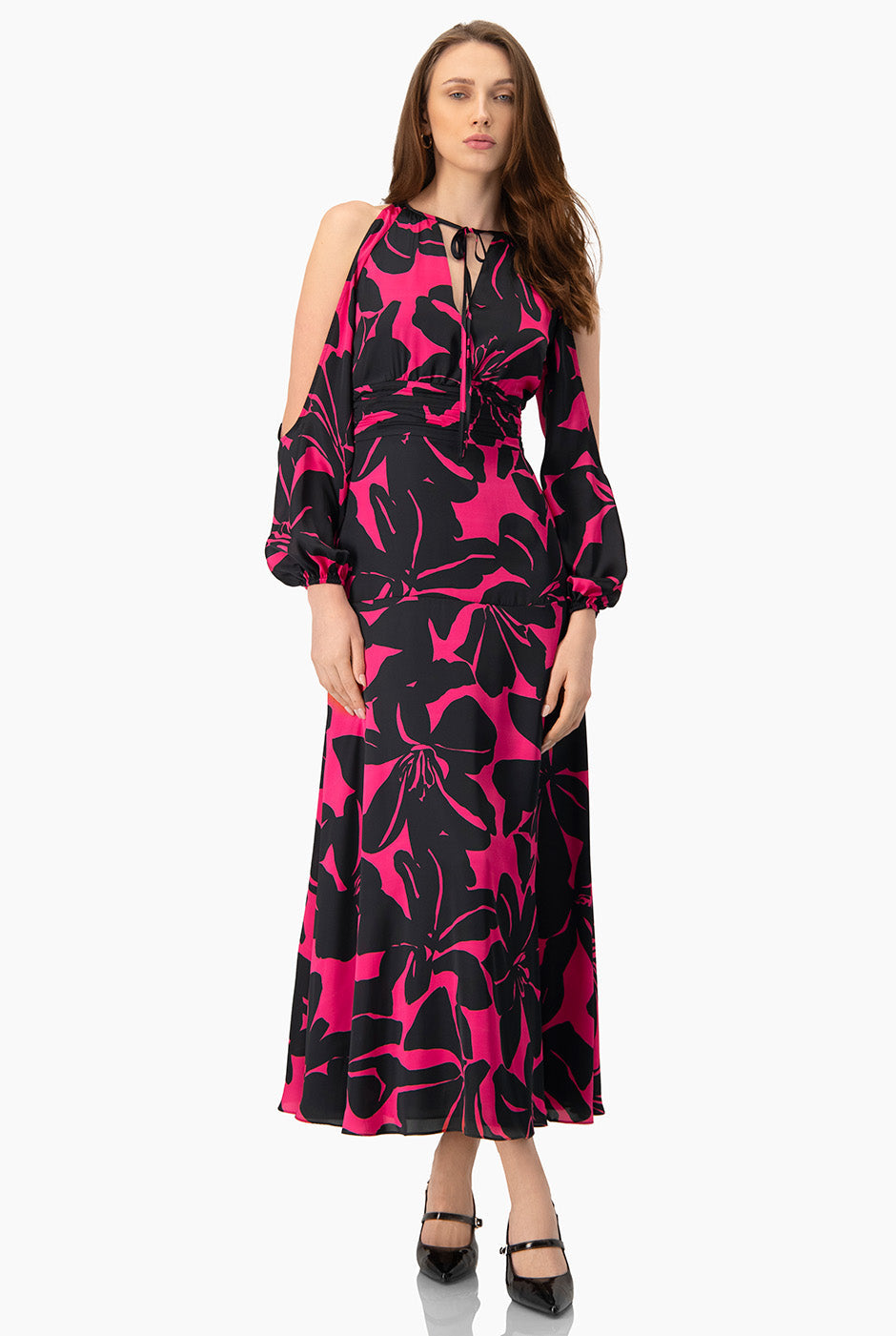 Maxi vestido fucsia con hombros descubiertos y estampado floral