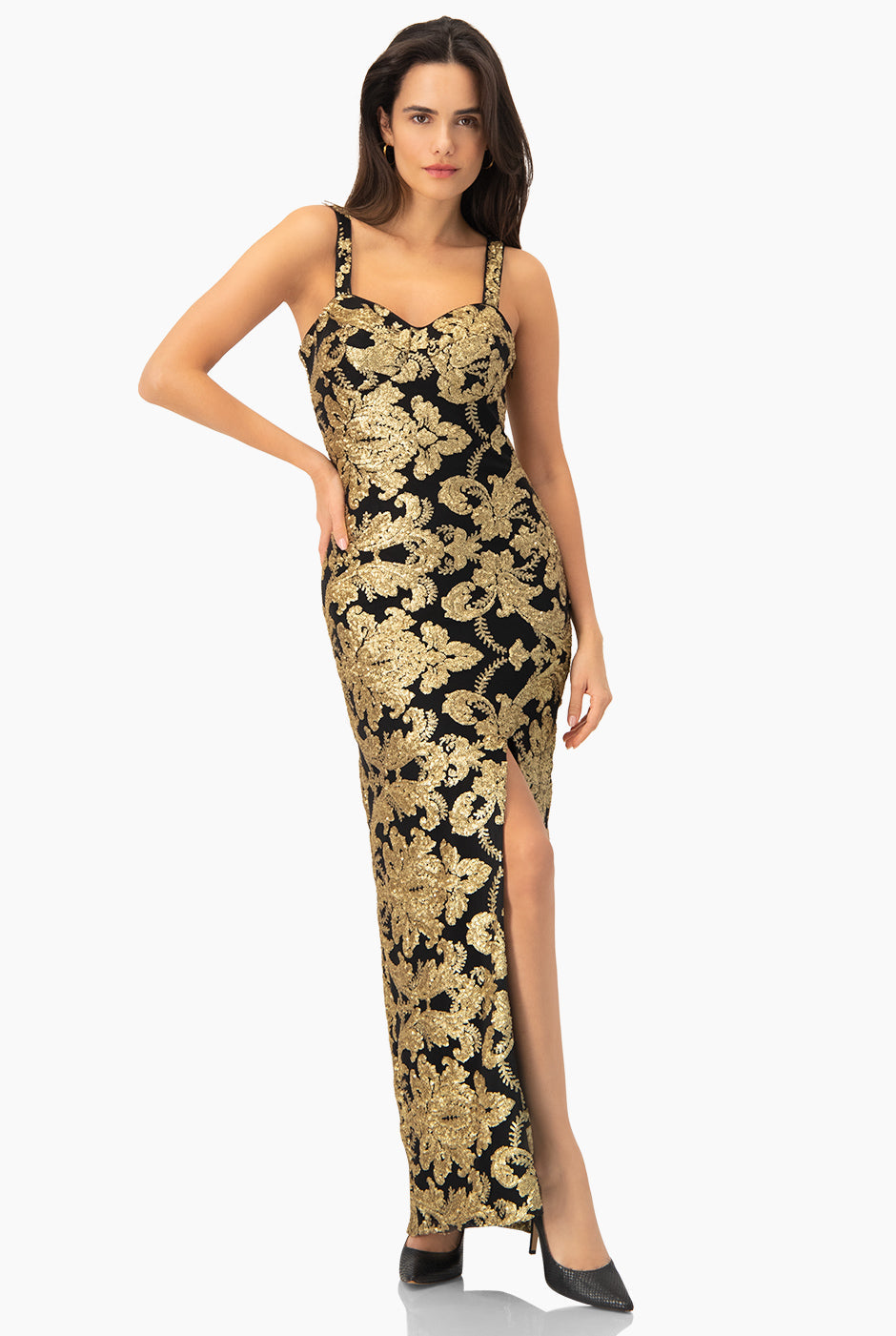 Vestido largo dorado con lentejuelas y abertura lateral