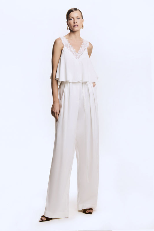 CALCA RETA COM PREGAS FRONTAL E FAIXA COM FIVELA OFF WHITE